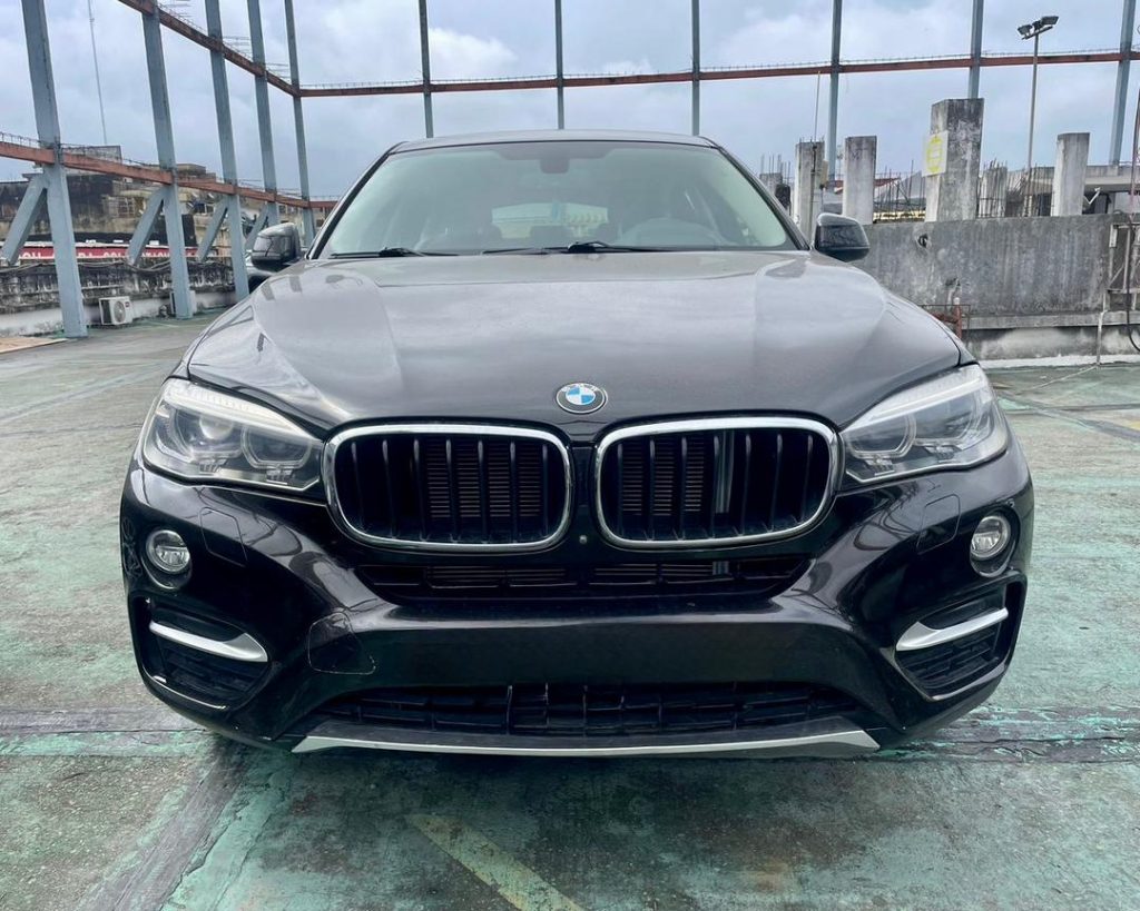 BMW X6 — Rivera faya, Abidjan